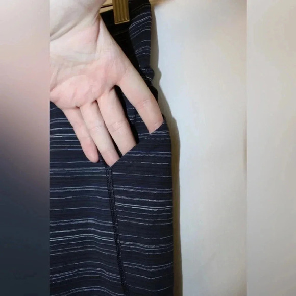 Women’s Lululemon Pace Rival Crop Leggings 22" Size 2 - Picture 5 of 12